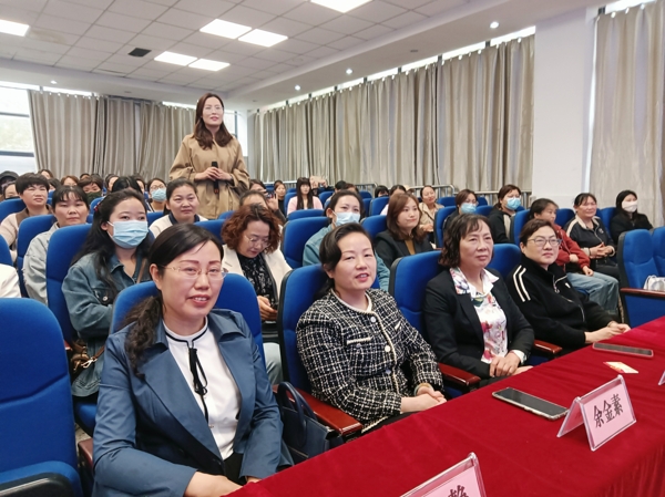 領導臺下_愛奇藝.jpg
